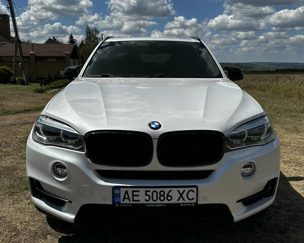 Белый БМВ Х5, объемом двигателя 2.98 л и пробегом 107 тыс. км за 34000 $, фото 2 на Automoto.ua