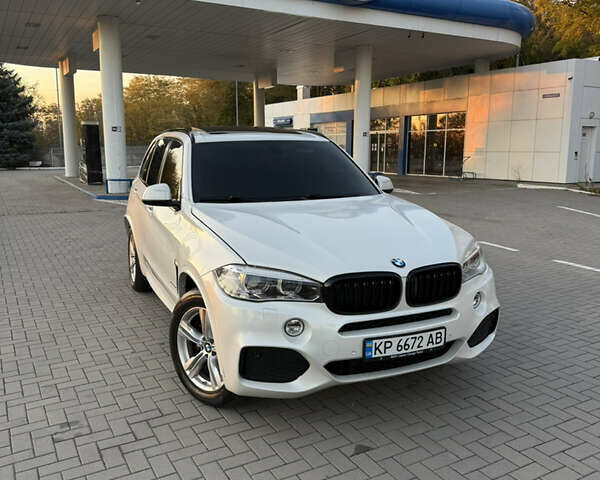 Белый БМВ Х5, объемом двигателя 2.98 л и пробегом 205 тыс. км за 27000 $, фото 5 на Automoto.ua