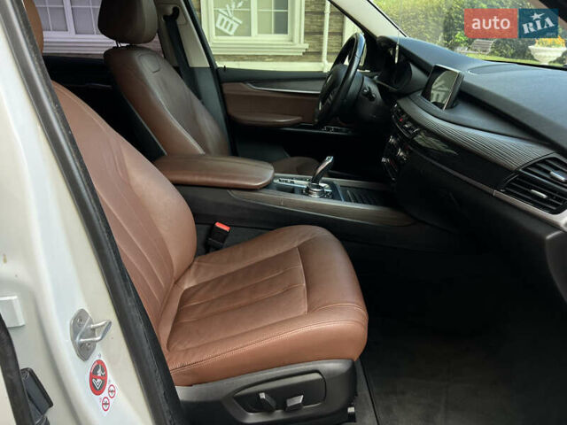 Белый БМВ Х5, объемом двигателя 2 л и пробегом 133 тыс. км за 37000 $, фото 34 на Automoto.ua