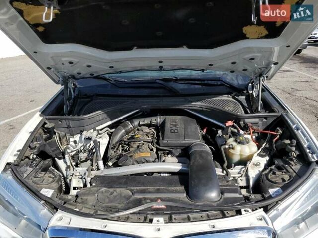 Білий БМВ Х5, об'ємом двигуна 2.98 л та пробігом 157 тис. км за 5600 $, фото 11 на Automoto.ua