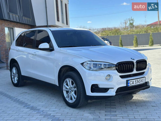 Белый БМВ Х5, объемом двигателя 2 л и пробегом 225 тыс. км за 25300 $, фото 7 на Automoto.ua