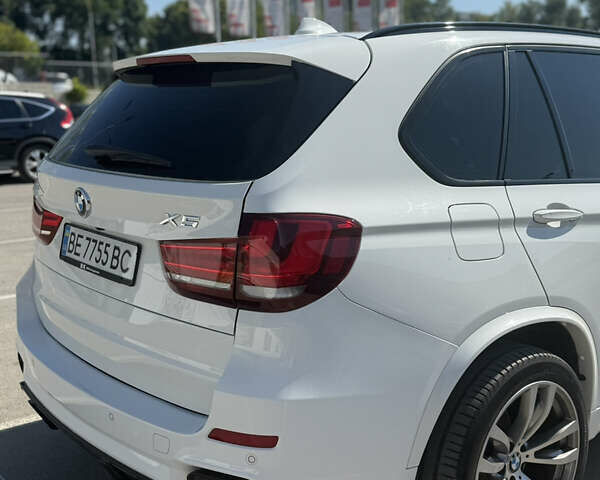 Белый БМВ Х5, объемом двигателя 2.99 л и пробегом 176 тыс. км за 42000 $, фото 6 на Automoto.ua