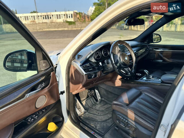 Белый БМВ Х5, объемом двигателя 4.39 л и пробегом 120 тыс. км за 33500 $, фото 6 на Automoto.ua