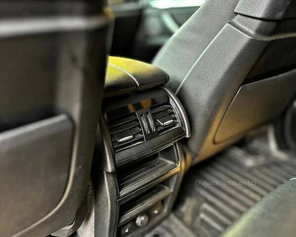 Білий БМВ Х5, об'ємом двигуна 2.99 л та пробігом 260 тис. км за 31500 $, фото 12 на Automoto.ua