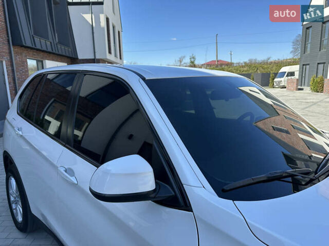 Белый БМВ Х5, объемом двигателя 2 л и пробегом 225 тыс. км за 25300 $, фото 20 на Automoto.ua