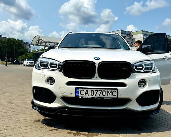Белый БМВ Х5, объемом двигателя 2.98 л и пробегом 158 тыс. км за 26999 $, фото 2 на Automoto.ua