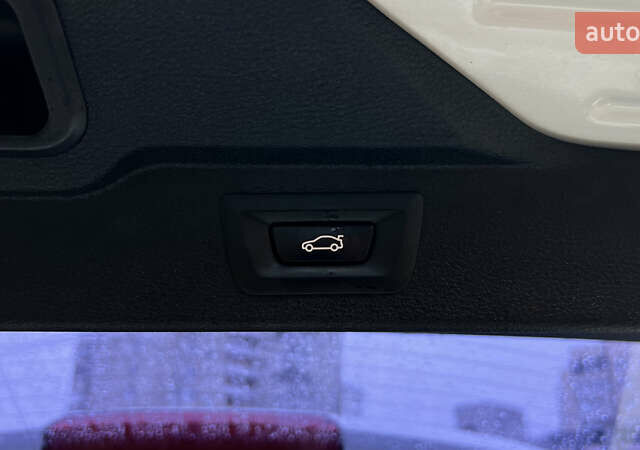 Білий БМВ Х5, об'ємом двигуна 2 л та пробігом 166 тис. км за 28000 $, фото 32 на Automoto.ua