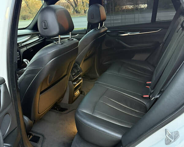 Белый БМВ Х5, объемом двигателя 2.98 л и пробегом 205 тыс. км за 27000 $, фото 8 на Automoto.ua