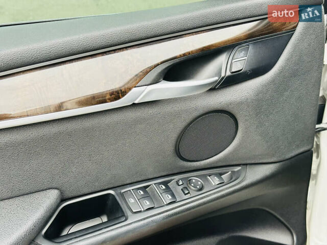 Белый БМВ Х5, объемом двигателя 3 л и пробегом 92 тыс. км за 23500 $, фото 27 на Automoto.ua