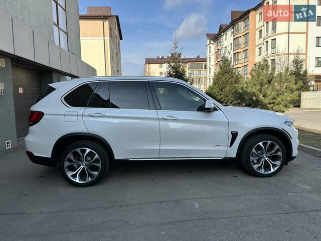 Белый БМВ Х5, объемом двигателя 3 л и пробегом 211 тыс. км за 28999 $, фото 1 на Automoto.ua