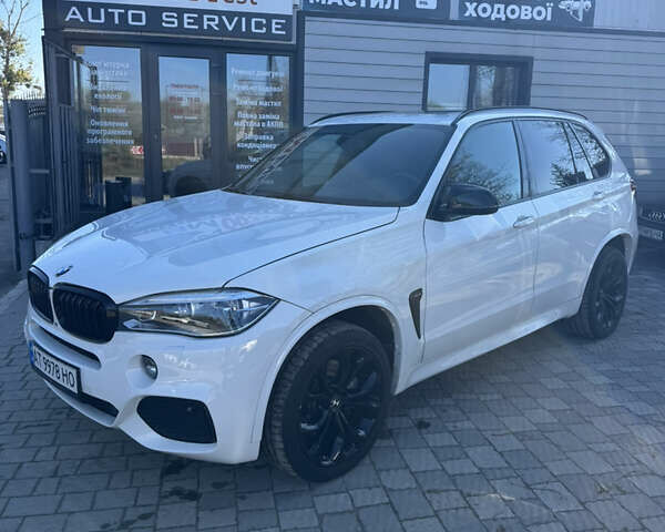 Белый БМВ Х5, объемом двигателя 4.4 л и пробегом 170 тыс. км за 26000 $, фото 3 на Automoto.ua