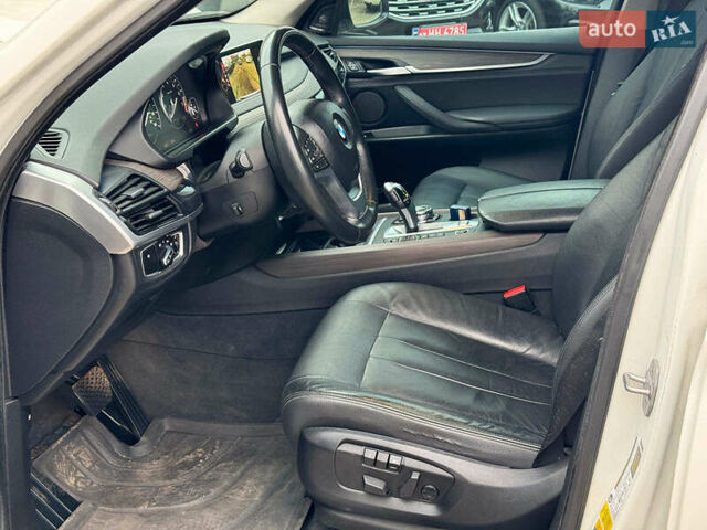 Белый БМВ Х5, объемом двигателя 2 л и пробегом 95 тыс. км за 29990 $, фото 16 на Automoto.ua