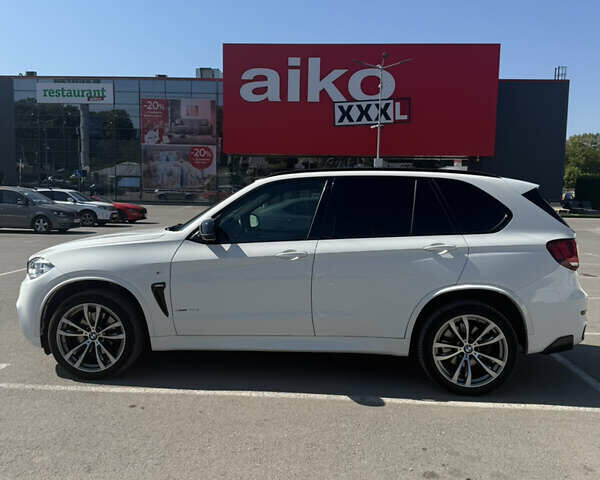 Белый БМВ Х5, объемом двигателя 2.99 л и пробегом 176 тыс. км за 42000 $, фото 5 на Automoto.ua