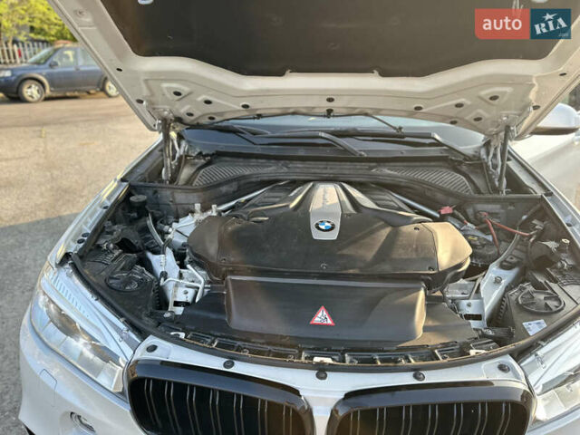 Белый БМВ Х5, объемом двигателя 4.39 л и пробегом 120 тыс. км за 33500 $, фото 2 на Automoto.ua