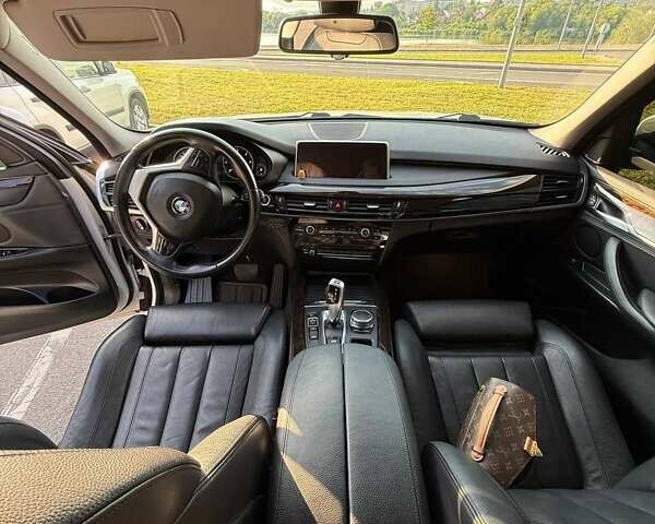 Белый БМВ Х5, объемом двигателя 2 л и пробегом 83 тыс. км за 37000 $, фото 14 на Automoto.ua