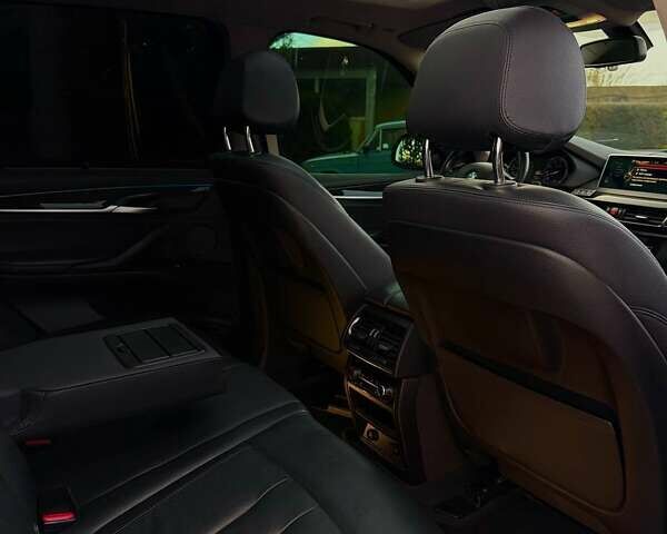 Белый БМВ Х5, объемом двигателя 2.98 л и пробегом 190 тыс. км за 28000 $, фото 20 на Automoto.ua