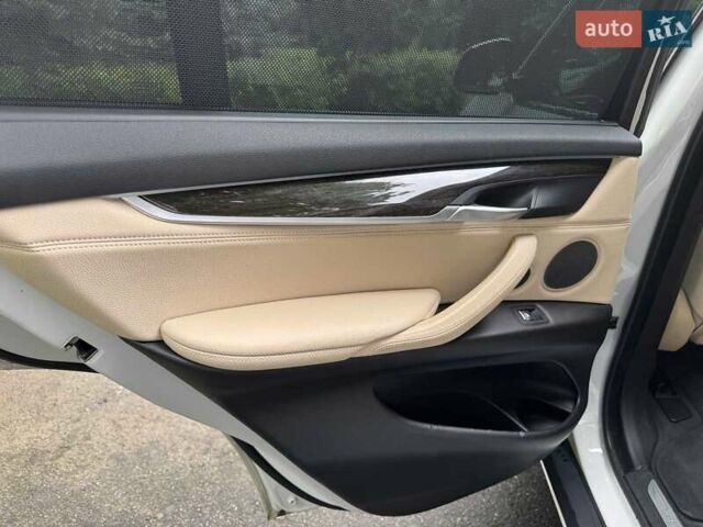 Белый БМВ Х5, объемом двигателя 3 л и пробегом 184 тыс. км за 30790 $, фото 16 на Automoto.ua