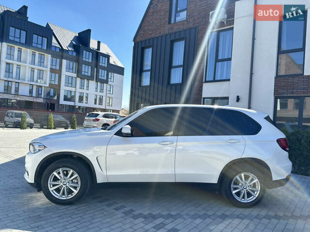 Белый БМВ Х5, объемом двигателя 2 л и пробегом 225 тыс. км за 25300 $, фото 10 на Automoto.ua