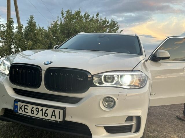 Білий БМВ Х5, об'ємом двигуна 3 л та пробігом 260 тис. км за 32500 $, фото 5 на Automoto.ua