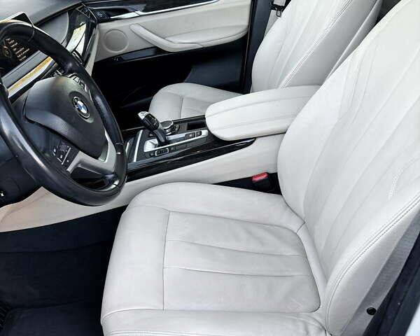 Белый БМВ Х5, объемом двигателя 2.98 л и пробегом 162 тыс. км за 23800 $, фото 16 на Automoto.ua