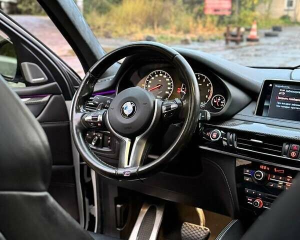 Белый БМВ Х5, объемом двигателя 4.39 л и пробегом 200 тыс. км за 49999 $, фото 4 на Automoto.ua