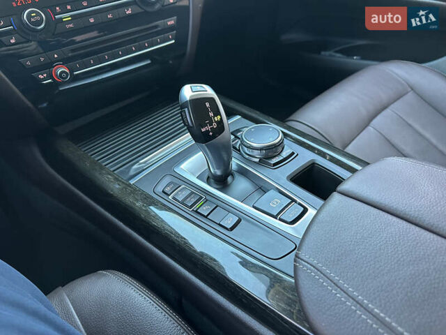 Белый БМВ Х5, объемом двигателя 2 л и пробегом 225 тыс. км за 25300 $, фото 62 на Automoto.ua