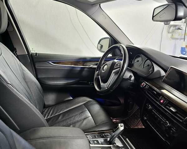 Білий БМВ Х5, об'ємом двигуна 2 л та пробігом 173 тис. км за 27200 $, фото 35 на Automoto.ua