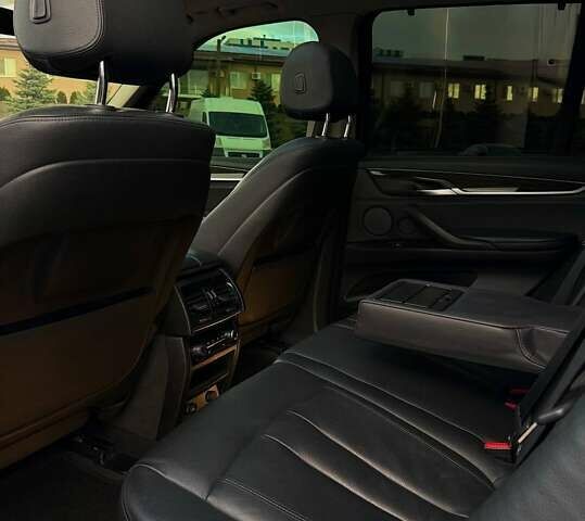 Белый БМВ Х5, объемом двигателя 2.98 л и пробегом 190 тыс. км за 28000 $, фото 19 на Automoto.ua