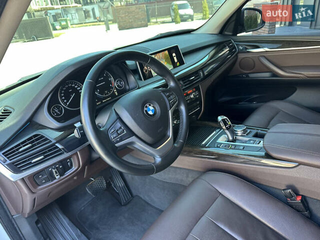 Белый БМВ Х5, объемом двигателя 2 л и пробегом 225 тыс. км за 25300 $, фото 39 на Automoto.ua