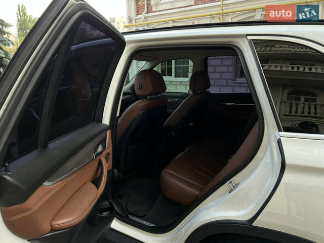 Белый БМВ Х5, объемом двигателя 2 л и пробегом 133 тыс. км за 37000 $, фото 28 на Automoto.ua