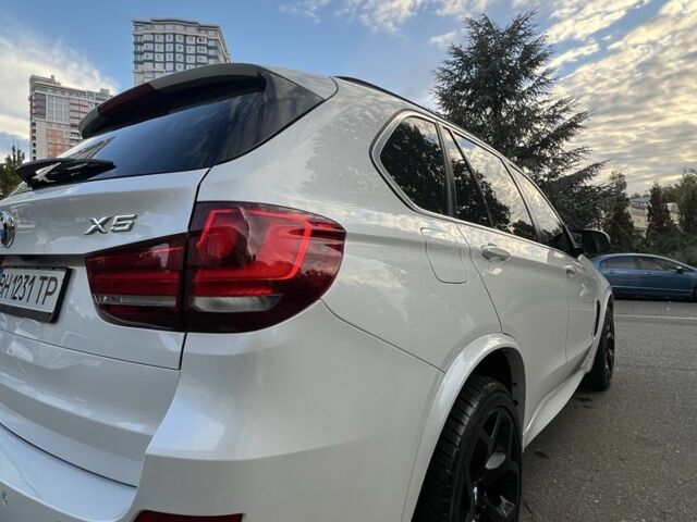 Белый БМВ Х5, объемом двигателя 3 л и пробегом 175 тыс. км за 22600 $, фото 1 на Automoto.ua