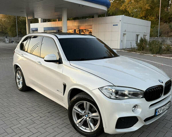 Белый БМВ Х5, объемом двигателя 2.98 л и пробегом 205 тыс. км за 27000 $, фото 16 на Automoto.ua
