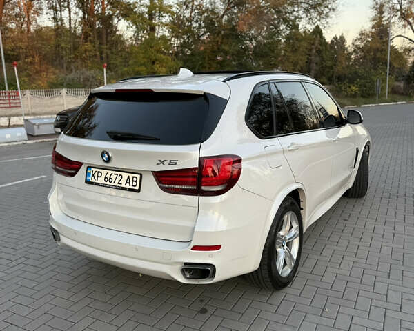 Белый БМВ Х5, объемом двигателя 2.98 л и пробегом 205 тыс. км за 27000 $, фото 17 на Automoto.ua