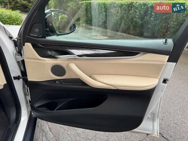 Белый БМВ Х5, объемом двигателя 3 л и пробегом 184 тыс. км за 30790 $, фото 23 на Automoto.ua