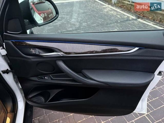 Белый БМВ Х5, объемом двигателя 2 л и пробегом 166 тыс. км за 28300 $, фото 18 на Automoto.ua