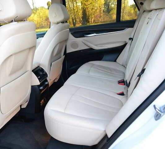 Белый БМВ Х5, объемом двигателя 2.98 л и пробегом 162 тыс. км за 23800 $, фото 19 на Automoto.ua