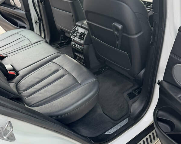 Белый БМВ Х5, объемом двигателя 2.99 л и пробегом 234 тыс. км за 31700 $, фото 10 на Automoto.ua