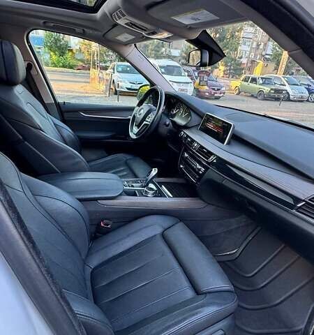 Белый БМВ Х5, объемом двигателя 2 л и пробегом 206 тыс. км за 26999 $, фото 70 на Automoto.ua