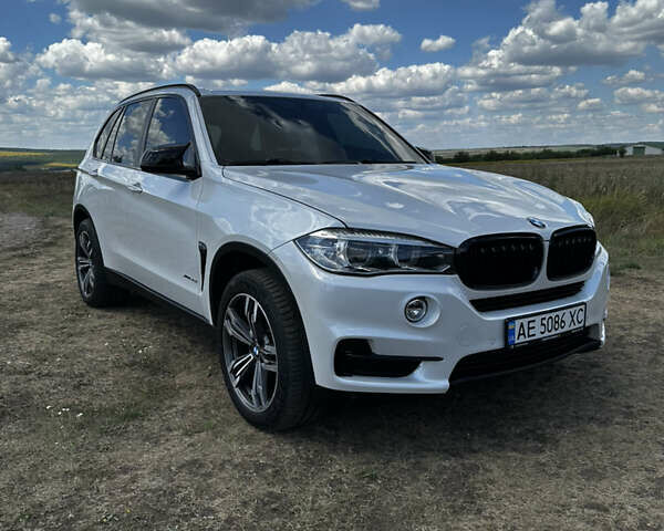 Белый БМВ Х5, объемом двигателя 2.98 л и пробегом 107 тыс. км за 34000 $, фото 1 на Automoto.ua