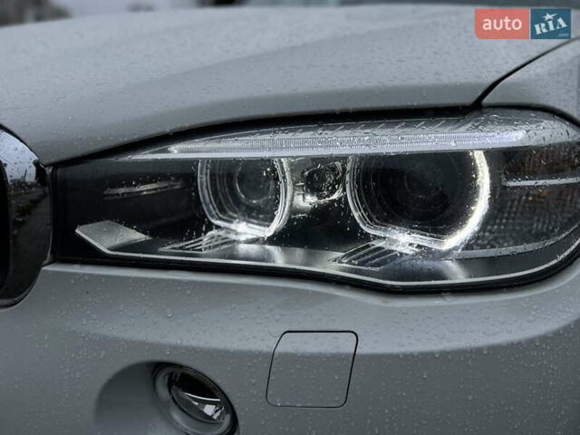 Білий БМВ Х5, об'ємом двигуна 2 л та пробігом 166 тис. км за 28000 $, фото 10 на Automoto.ua