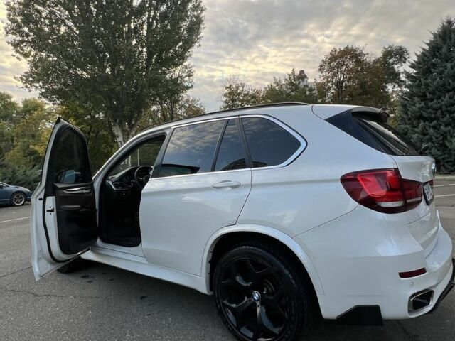 Белый БМВ Х5, объемом двигателя 3 л и пробегом 175 тыс. км за 22600 $, фото 3 на Automoto.ua