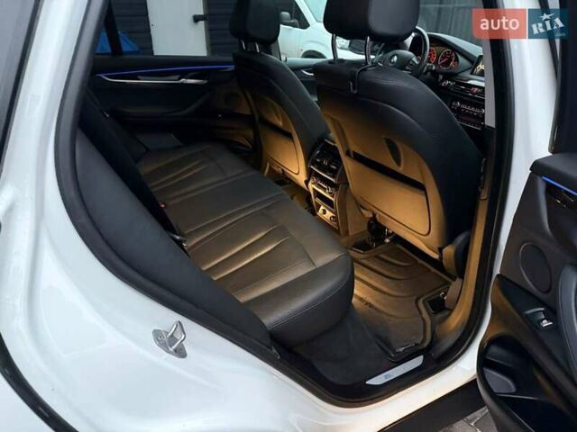 Белый БМВ Х5, объемом двигателя 2 л и пробегом 166 тыс. км за 28300 $, фото 14 на Automoto.ua