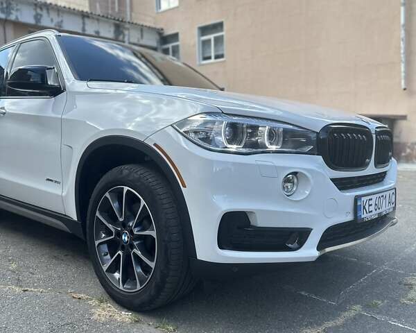 БМВ Х5 2016 в Днепре (Днепропетровске) на Automoto.ua Белый БМВ Х5, объемом двигателя 2.98 л и пробегом 107 тыс. км за 27500 $, фото 1 на Automoto.ua