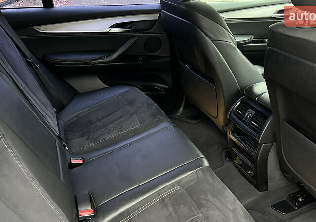 Білий БМВ Х5, об'ємом двигуна 2 л та пробігом 166 тис. км за 28000 $, фото 34 на Automoto.ua