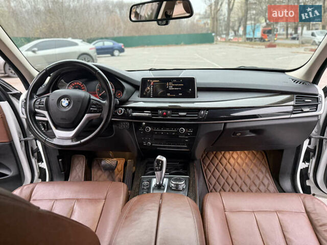 Білий БМВ Х5, об'ємом двигуна 2 л та пробігом 130 тис. км за 29500 $, фото 17 на Automoto.ua