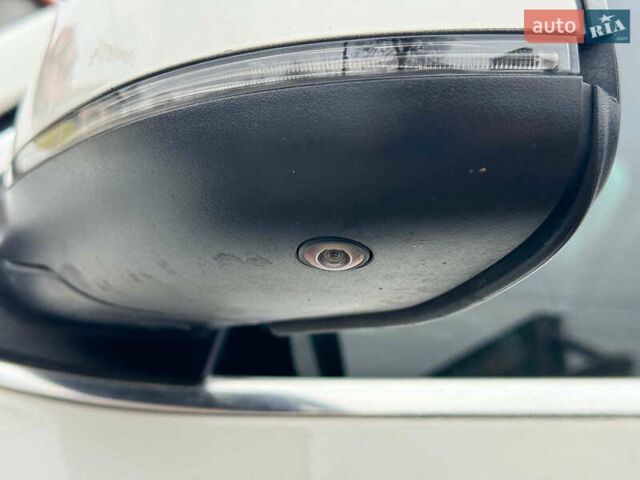 Белый БМВ Х5, объемом двигателя 2 л и пробегом 95 тыс. км за 29990 $, фото 13 на Automoto.ua