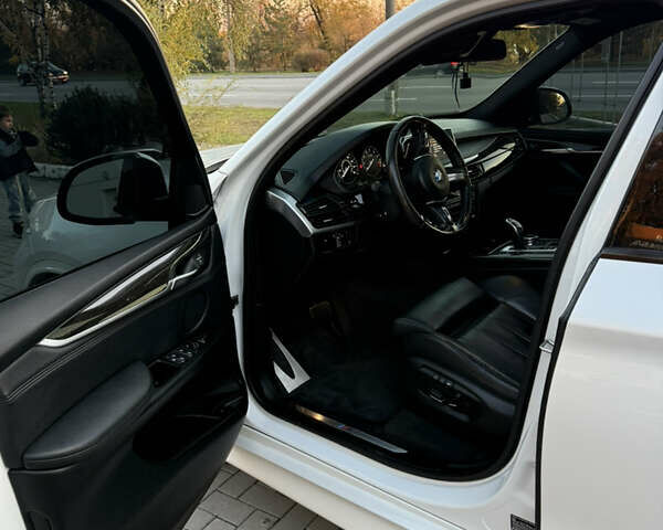 Белый БМВ Х5, объемом двигателя 2.98 л и пробегом 205 тыс. км за 27000 $, фото 7 на Automoto.ua