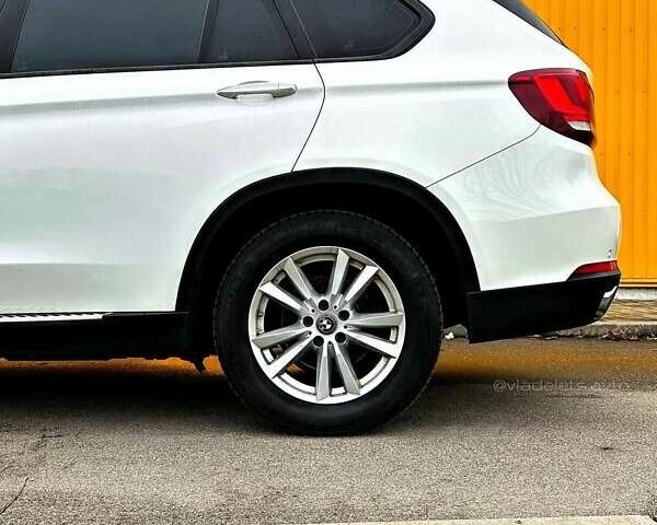 Білий БМВ Х5, об'ємом двигуна 2.99 л та пробігом 260 тис. км за 31500 $, фото 7 на Automoto.ua