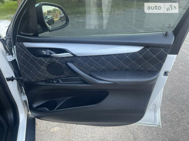 Білий БМВ Х5, об'ємом двигуна 2 л та пробігом 158 тис. км за 26000 $, фото 26 на Automoto.ua