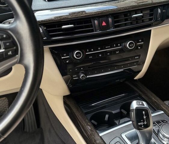 Белый БМВ Х5, объемом двигателя 2 л и пробегом 204 тыс. км за 23000 $, фото 21 на Automoto.ua